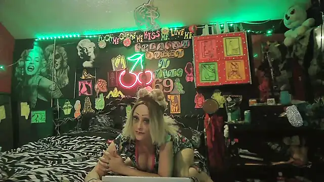Chat XXX Live Splash_Queen420