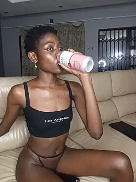 _Kim_28 Adlı Modelin Canlı XXX Sohbeti