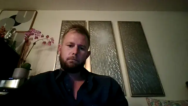 Chatroom XXX en direct de boysfirsttime