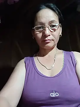 XXX chat uživo modela Cucci07
