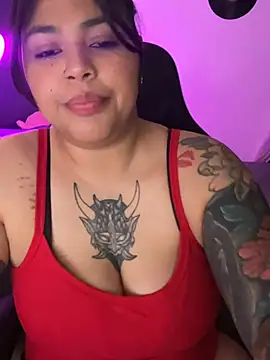 Pokazy przed kamerką – miacanela_xo