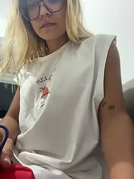 Pretty_roxxyy Live XXX-Chat