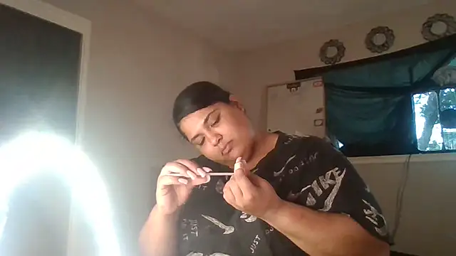 1n0nlythroat's Live XXX Chat