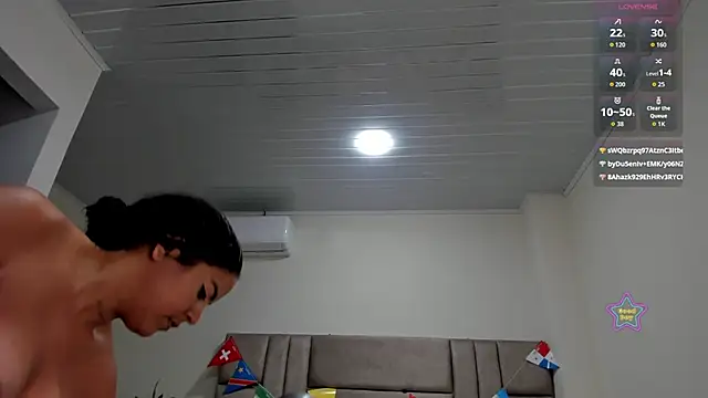 _Ashley_33 élő XXX-chatje