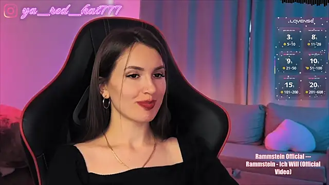 -RED_HAT-'s Live XXX Chat