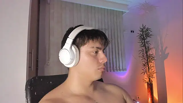 Chat +18 de Giordano_Russo ao vivo