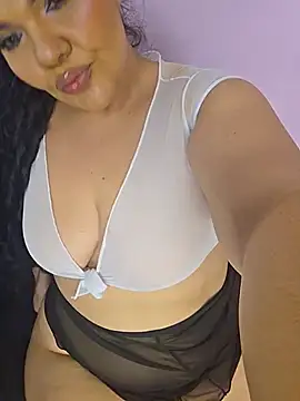 Chat +18 de DiosaBelle ao vivo