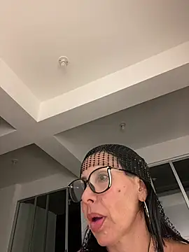 caritoo21 Live XXX Chat