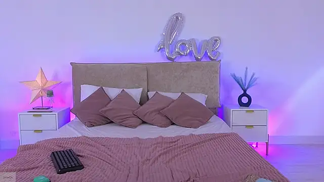 Jules_night Adlı Modelin Canlı XXX Sohbeti