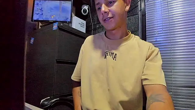 boy_bigcock24cm Live XXX-chat