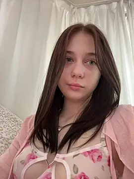 MiraXS' Live XXX Chat
