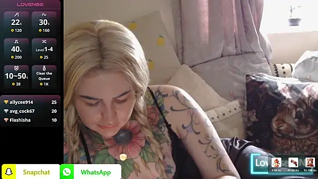 emobarbiedoll's Live XXX Chat