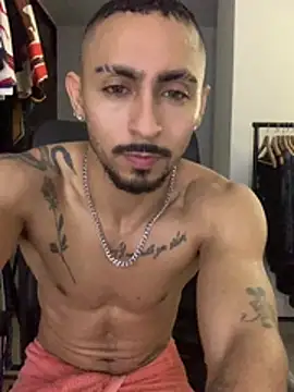 NicolasChest_xxx's Webcam Show