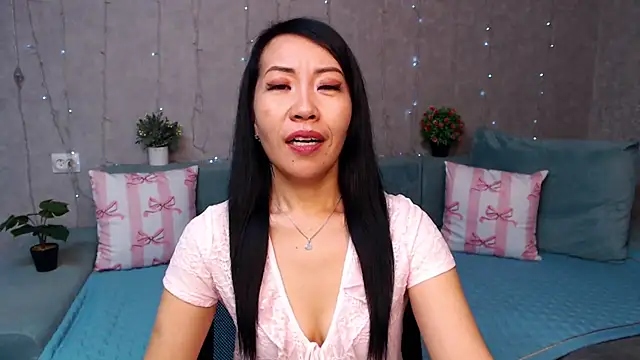XXX chat uživo modela LiaPak