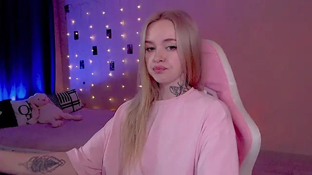 Pokazy przed kamerką – Naughty_Mable