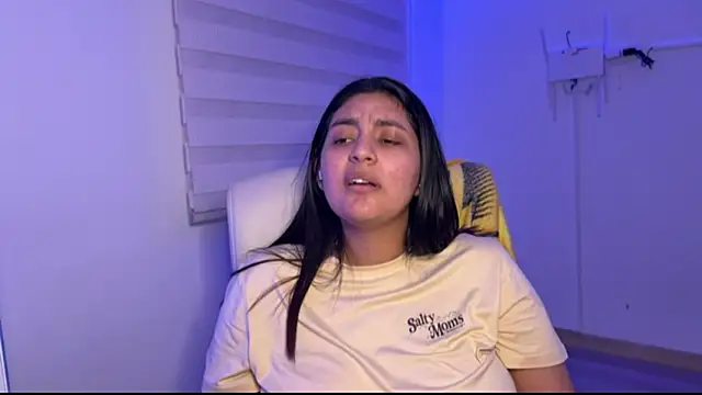 cloe_small's Live XXX Chat