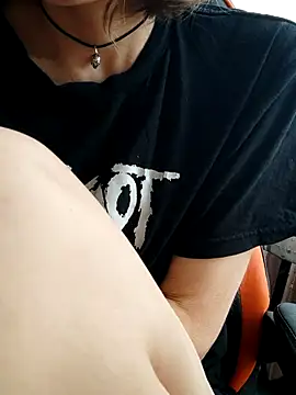 Chat +18 de Aashikalaa ao vivo