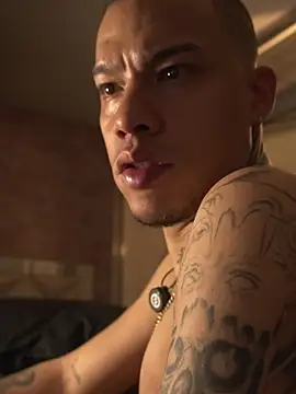 AlphaMasterXxx Chat XXX live
