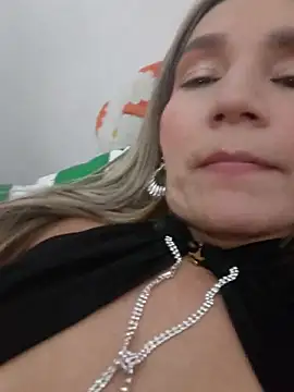 צ'אט XXX בשידור חי של Ms_lunaRose