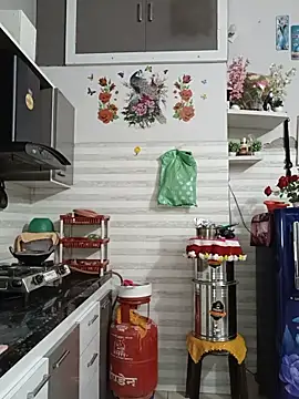 Kaur_Simran_01: διαδικτυακό σόου στην κάμερα