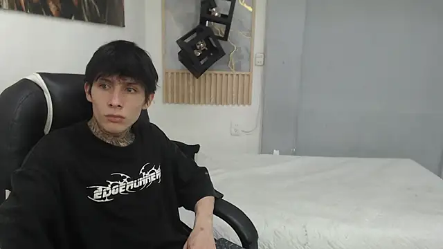 Cry_thereal Chat XXX in diretta