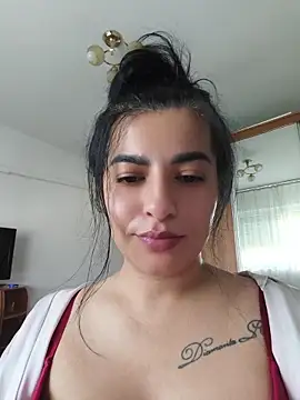 MonikaSeXyDolce's Webcam Show