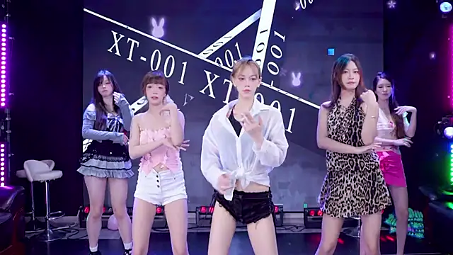Xt-001's Live XXX Chat