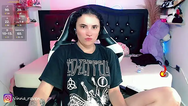 Ninna_ravenn élő XXX-chatje