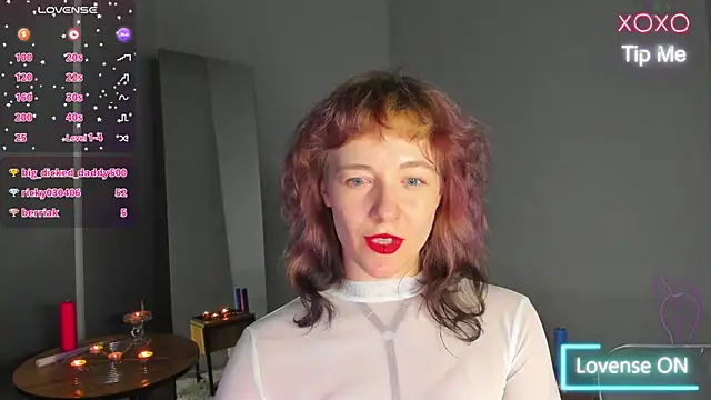 Ricki_Bloom élő XXX-chatje