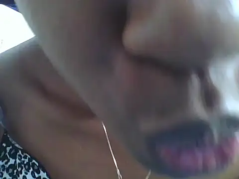 Golden_allure's Live XXX Chat