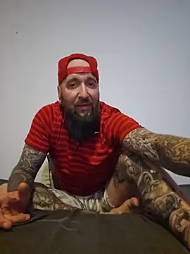 Chatroom XXX en direct de Beardedtattood