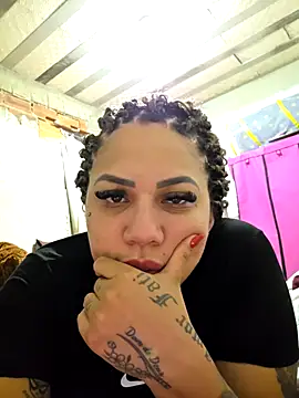 Show de millacavalona09 na webcam