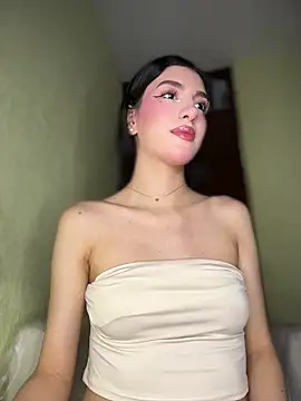 Chat XXX en directo de Emily-hottson
