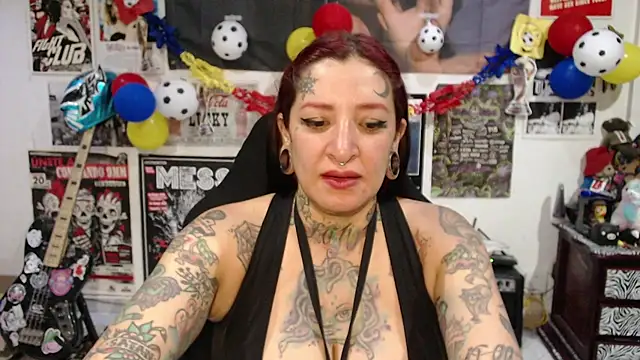 Rollyderolandia666 élő XXX-chatje