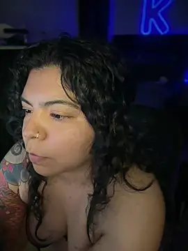kimmiakiss22 élő XXX-chatje