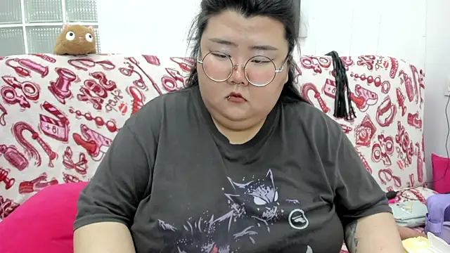 Nadine_asian Adlı Modelin Canlı XXX Sohbeti