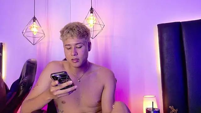 Rayden_Boy লাইভ XXX চ্যাট