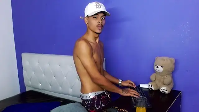 Angel_foxc13 – Naživo XXX chat