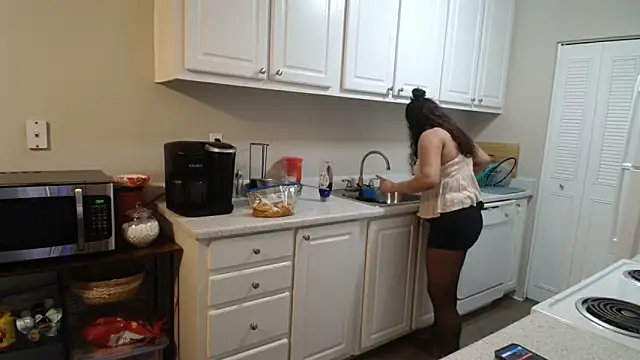 SHEILYN_ XXX чат на живо