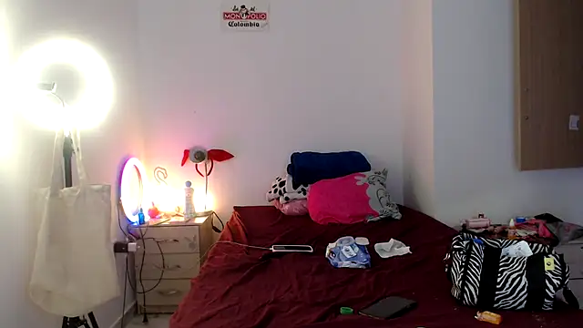Pokazy przed kamerką – Doll_sary