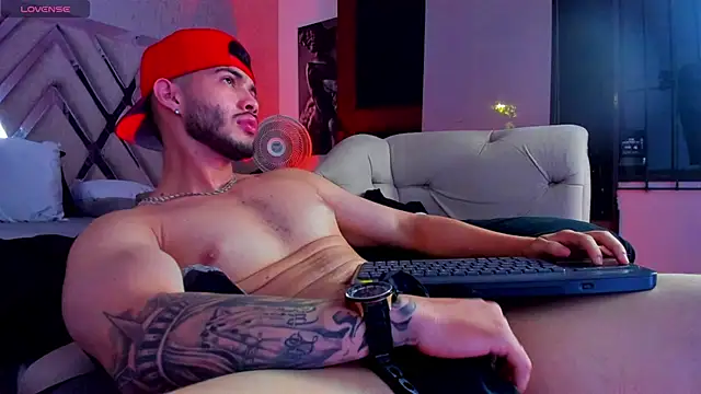 Vincentblack Adlı Modelin Canlı XXX Sohbeti