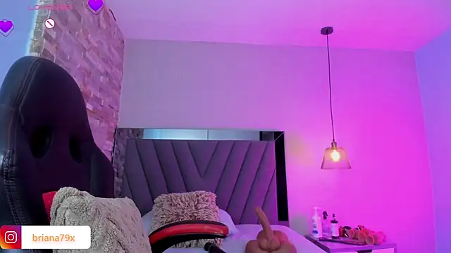 BRIANA_Z élő XXX-chatje