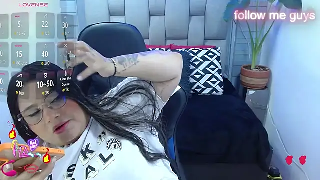 evelin_zaens élő XXX-chatje