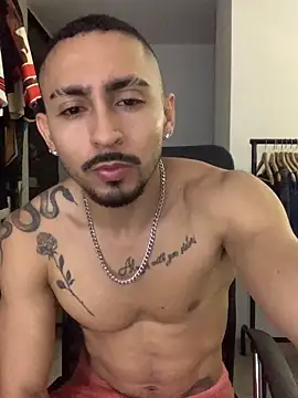 Chat +18 de NicolasChest_xxx ao vivo