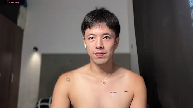 Addictiveboi webcam show