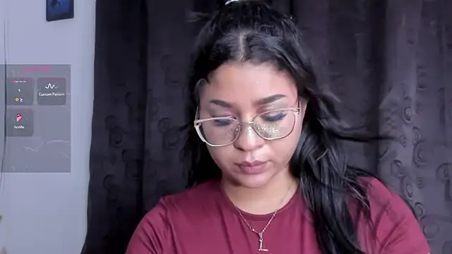 Yelly's Live XXX Chat