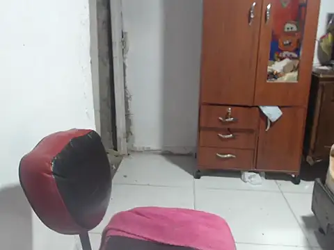 amber_squirtsx élő XXX-chatje
