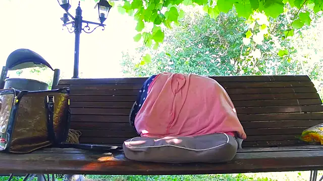 BigLabia_PublicPark élő XXX-chatje