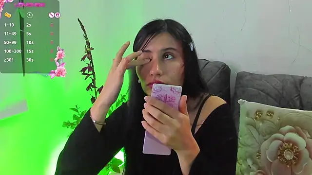 NayeCloud Chat XXX in diretta