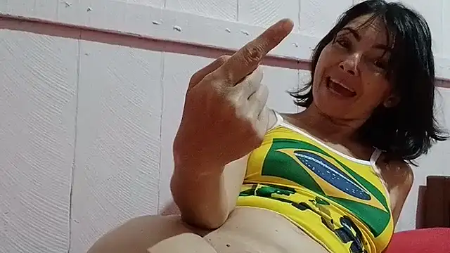 Luana_sexy42 élő XXX-chatje